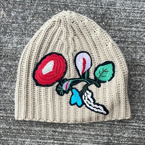 tabitha webb Accessories - Tabitha Webb tan off white beige floral embroidered beanie hat knitted flowers